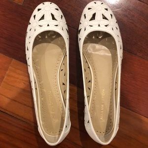 Adrienne vittadini Charlann white floral flats